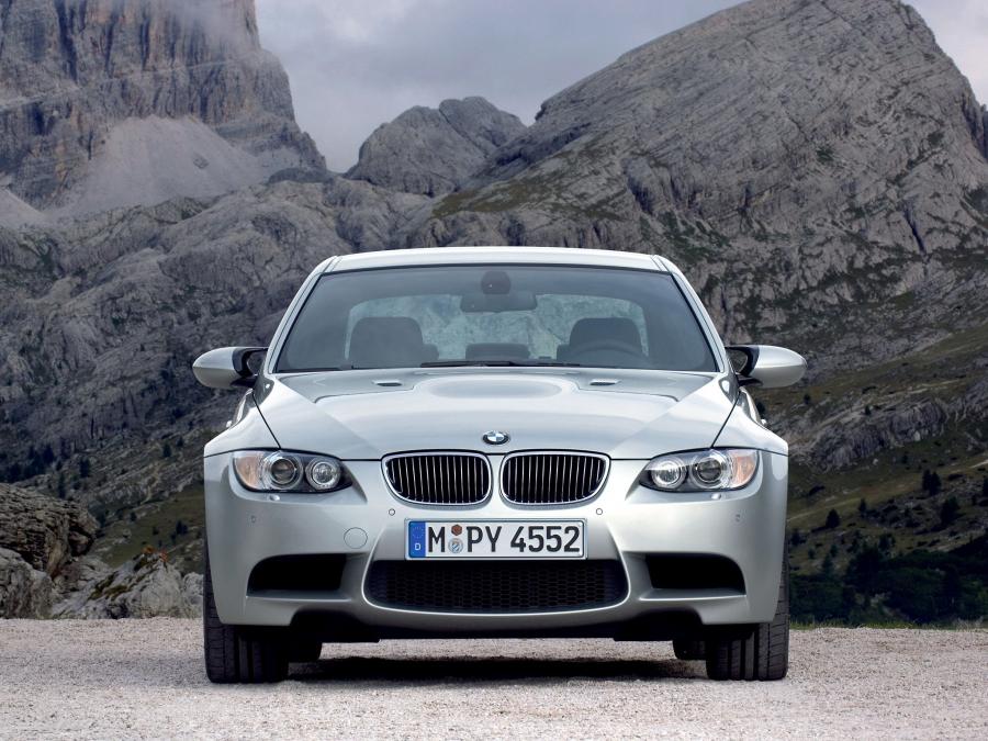  BMW M3 Sedan 2008 года  (фото 12 из 85)